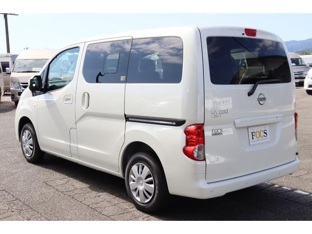 NV200バネットワゴン FOCS Luz フォックス ルソ Bスタイル 新車 特別塗装色/レザーシート加工/高断熱処理/サブバッテリー/走行充電/外部充電/バッテリーモニター/脱着式テーブル/フリップダウンモニター/ナビ電源SW/ポータブル電源用コンセント/キャンピングカー(19枚目)