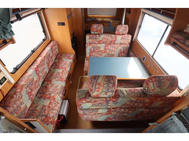 カムロード バンテック　ジル　ＦＦヒーター　インバーター１８００Ｗ　ツインサブＢＴ　カセットトイレ　シャワー　温水ボイラー　電子レンジ　リアクーラー　オーニング　ナビ　フルセグ　Ｂｌｕｅｔｏｏｔｈ　ＥＴＣ　キャンピングカー（2枚目）