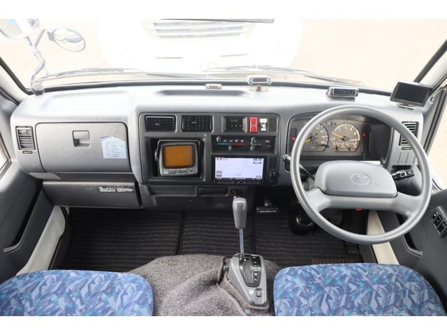 カムロード バンテック　ジル　ＦＦヒーター　インバーター１８００Ｗ　ツインサブＢＴ　カセットトイレ　シャワー　温水ボイラー　電子レンジ　リアクーラー　オーニング　ナビ　フルセグ　Ｂｌｕｅｔｏｏｔｈ　ＥＴＣ　キャンピングカー（11枚目）