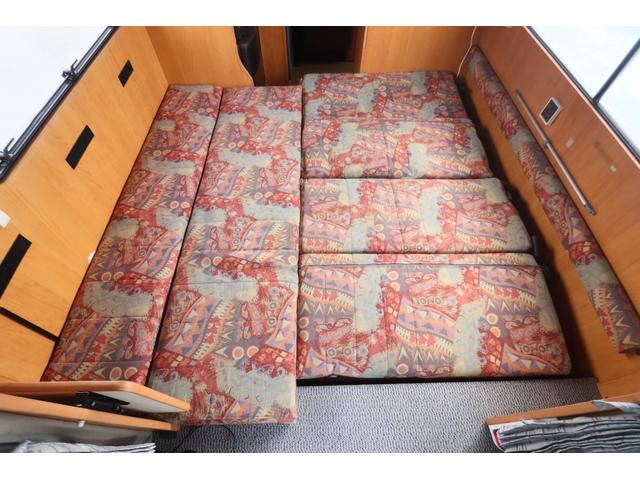 カムロード バンテック　ジル　ＦＦヒーター　インバーター１８００Ｗ　ツインサブＢＴ　カセットトイレ　シャワー　温水ボイラー　電子レンジ　リアクーラー　オーニング　ナビ　フルセグ　Ｂｌｕｅｔｏｏｔｈ　ＥＴＣ　キャンピングカー（29枚目）