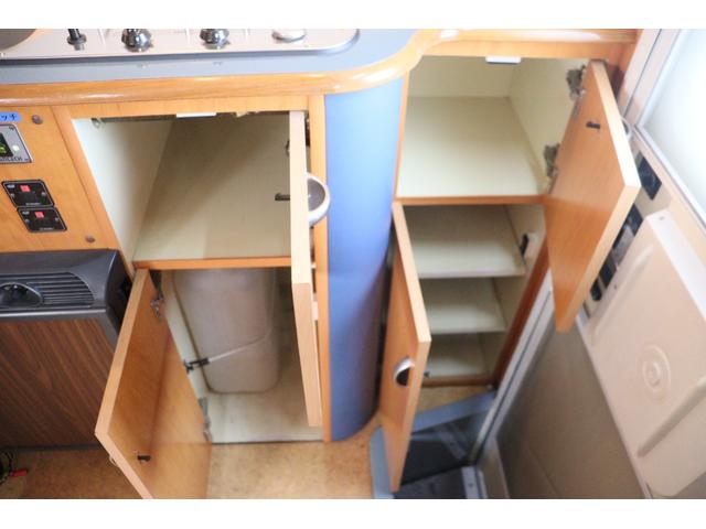 カムロード バンテック　ジル　ＦＦヒーター　インバーター１８００Ｗ　ツインサブＢＴ　カセットトイレ　シャワー　温水ボイラー　電子レンジ　リアクーラー　オーニング　ナビ　フルセグ　Ｂｌｕｅｔｏｏｔｈ　ＥＴＣ　キャンピングカー（30枚目）