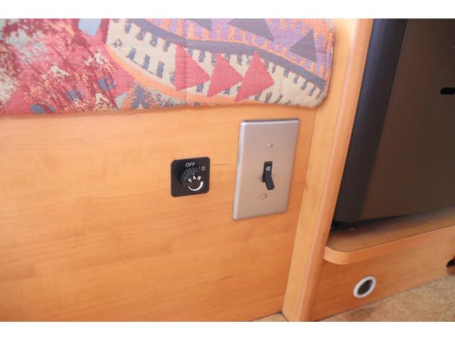 カムロード バンテック　ジル　ＦＦヒーター　インバーター１８００Ｗ　ツインサブＢＴ　カセットトイレ　シャワー　温水ボイラー　電子レンジ　リアクーラー　オーニング　ナビ　フルセグ　Ｂｌｕｅｔｏｏｔｈ　ＥＴＣ　キャンピングカー（34枚目）