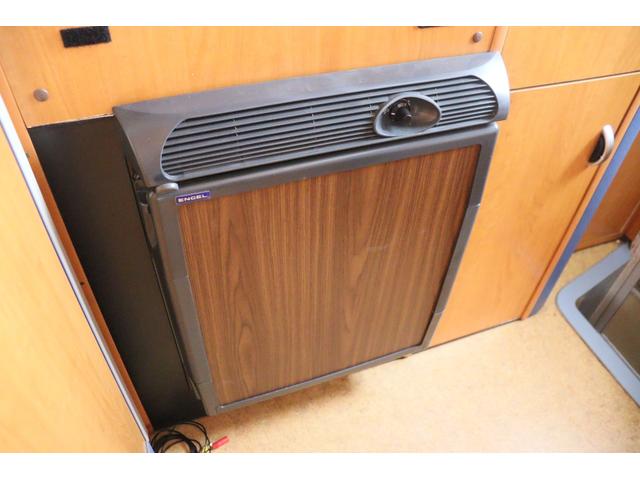 カムロード バンテック　ジル　ＦＦヒーター　インバーター１８００Ｗ　ツインサブＢＴ　カセットトイレ　シャワー　温水ボイラー　電子レンジ　リアクーラー　オーニング　ナビ　フルセグ　Ｂｌｕｅｔｏｏｔｈ　ＥＴＣ　キャンピングカー（37枚目）