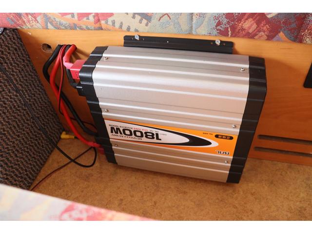 カムロード バンテック　ジル　ＦＦヒーター　インバーター１８００Ｗ　ツインサブＢＴ　カセットトイレ　シャワー　温水ボイラー　電子レンジ　リアクーラー　オーニング　ナビ　フルセグ　Ｂｌｕｅｔｏｏｔｈ　ＥＴＣ　キャンピングカー（39枚目）