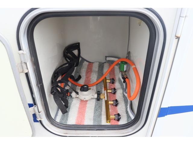 カムロード バンテック　ジル　ＦＦヒーター　インバーター１８００Ｗ　ツインサブＢＴ　カセットトイレ　シャワー　温水ボイラー　電子レンジ　リアクーラー　オーニング　ナビ　フルセグ　Ｂｌｕｅｔｏｏｔｈ　ＥＴＣ　キャンピングカー（40枚目）