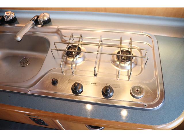 カムロード バンテック　ジル　ＦＦヒーター　インバーター１８００Ｗ　ツインサブＢＴ　カセットトイレ　シャワー　温水ボイラー　電子レンジ　リアクーラー　オーニング　ナビ　フルセグ　Ｂｌｕｅｔｏｏｔｈ　ＥＴＣ　キャンピングカー（56枚目）