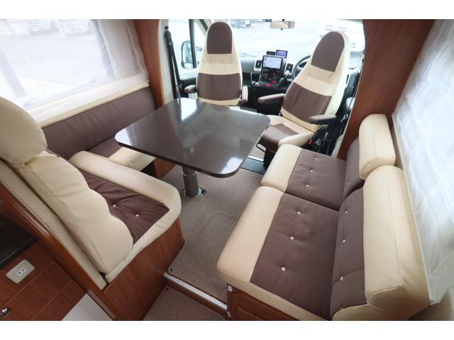 デュカト アドリア　マトリックスＭ６８０ＳＰ　キャンピングカー　家庭用エアコン　ソーラーパネル２枚　インバーター１８００Ｗ　トリプルサブバッテリー　ＦＦヒーター　電子レンジ　トイレ　温水ボイラー　シャワー　フローティングナビ　フルセグ　ＥＴＣ（3枚目）
