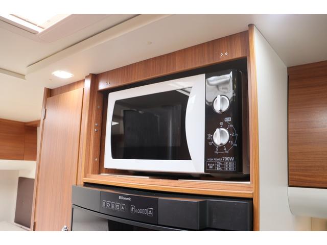 デュカト アドリア　マトリックスＭ６８０ＳＰ　キャンピングカー　家庭用エアコン　ソーラーパネル２枚　インバーター１８００Ｗ　トリプルサブバッテリー　ＦＦヒーター　電子レンジ　トイレ　温水ボイラー　シャワー　フローティングナビ　フルセグ　ＥＴＣ（7枚目）