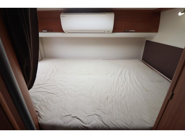 デュカト アドリア　マトリックスＭ６８０ＳＰ　キャンピングカー　家庭用エアコン　ソーラーパネル２枚　インバーター１８００Ｗ　トリプルサブバッテリー　ＦＦヒーター　電子レンジ　トイレ　温水ボイラー　シャワー　フローティングナビ　フルセグ　ＥＴＣ（9枚目）