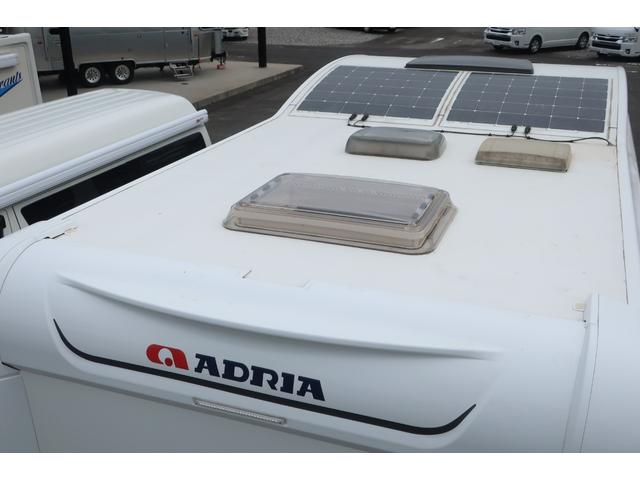 デュカト アドリア　マトリックスＭ６８０ＳＰ　キャンピングカー　家庭用エアコン　ソーラーパネル２枚　インバーター１８００Ｗ　トリプルサブバッテリー　ＦＦヒーター　電子レンジ　トイレ　温水ボイラー　シャワー　フローティングナビ　フルセグ　ＥＴＣ（12枚目）