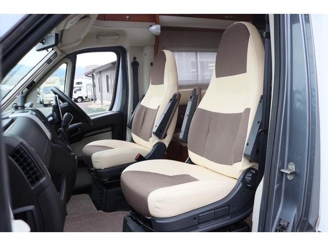 デュカト アドリア　マトリックスＭ６８０ＳＰ　キャンピングカー　家庭用エアコン　ソーラーパネル２枚　インバーター１８００Ｗ　トリプルサブバッテリー　ＦＦヒーター　電子レンジ　トイレ　温水ボイラー　シャワー　フローティングナビ　フルセグ　ＥＴＣ（15枚目）