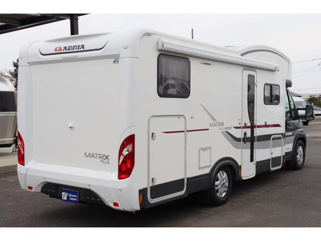 デュカト アドリア　マトリックスＭ６８０ＳＰ　キャンピングカー　家庭用エアコン　ソーラーパネル２枚　インバーター１８００Ｗ　トリプルサブバッテリー　ＦＦヒーター　電子レンジ　トイレ　温水ボイラー　シャワー　フローティングナビ　フルセグ　ＥＴＣ（18枚目）