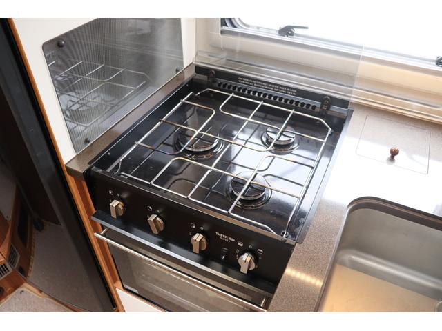 デュカト アドリア　マトリックスＭ６８０ＳＰ　キャンピングカー　家庭用エアコン　ソーラーパネル２枚　インバーター１８００Ｗ　トリプルサブバッテリー　ＦＦヒーター　電子レンジ　トイレ　温水ボイラー　シャワー　フローティングナビ　フルセグ　ＥＴＣ（25枚目）