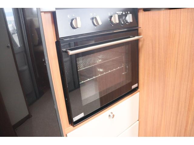 デュカト アドリア　マトリックスＭ６８０ＳＰ　キャンピングカー　家庭用エアコン　ソーラーパネル２枚　インバーター１８００Ｗ　トリプルサブバッテリー　ＦＦヒーター　電子レンジ　トイレ　温水ボイラー　シャワー　フローティングナビ　フルセグ　ＥＴＣ（41枚目）