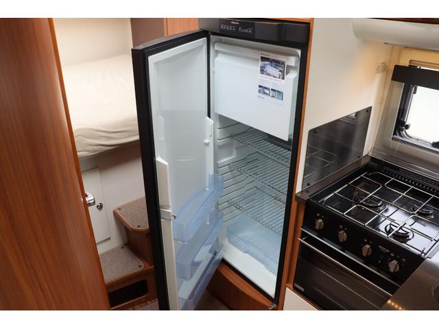 デュカト アドリア　マトリックスＭ６８０ＳＰ　キャンピングカー　家庭用エアコン　ソーラーパネル２枚　インバーター１８００Ｗ　トリプルサブバッテリー　ＦＦヒーター　電子レンジ　トイレ　温水ボイラー　シャワー　フローティングナビ　フルセグ　ＥＴＣ（45枚目）