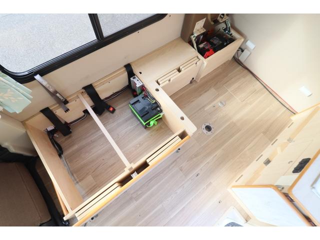 ハイゼットトラック バンショップミカミ　テントムシ　ポップアップルーフ／８ナンバー／ソーラーパネル／シンク／サブバッテリー／走行充電／外部充電／１５００Ｗインバーター／サイクルキャリア／メモリーナビ／バックカメラ／軽キャン／キャンピングカー（5枚目）