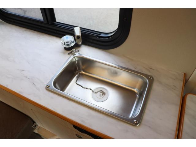 ハイゼットトラック バンショップミカミ　テントムシ　ポップアップルーフ／８ナンバー／ソーラーパネル／シンク／サブバッテリー／走行充電／外部充電／１５００Ｗインバーター／サイクルキャリア／メモリーナビ／バックカメラ／軽キャン／キャンピングカー（56枚目）