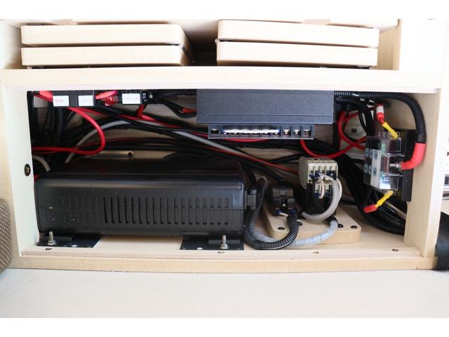 ハイゼットトラック バンショップミカミ　テントムシ　ポップアップルーフ／８ナンバー／ソーラーパネル／シンク／サブバッテリー／走行充電／外部充電／１５００Ｗインバーター／サイクルキャリア／メモリーナビ／バックカメラ／軽キャン／キャンピングカー（61枚目）