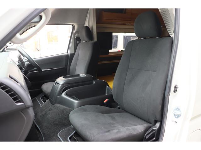 ハイエースバン トイファクトリー　バーデン　カリモク　グランデ仕様　クールコンプシステム　エアロソーラー　ＦＦヒーター　マックスファン　電子レンジ　テレビ　内部電源　トイファクトリー製強化リーフ　リアスタビライザー　オーリンズショック　１０インチナビ　キャンピングカー（15枚目）