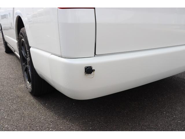 ハイエースバン トイファクトリー　バーデン　カリモク　グランデ仕様　クールコンプシステム　エアロソーラー　ＦＦヒーター　マックスファン　電子レンジ　テレビ　内部電源　トイファクトリー製強化リーフ　リアスタビライザー　オーリンズショック　１０インチナビ　キャンピングカー（41枚目）