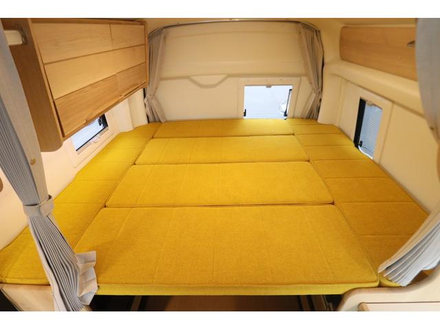 ハイエースバン トイファクトリー　バーデン　カリモク　グランデ仕様　クールコンプシステム　エアロソーラー　ＦＦヒーター　マックスファン　電子レンジ　テレビ　内部電源　トイファクトリー製強化リーフ　リアスタビライザー　オーリンズショック　１０インチナビ　キャンピングカー（45枚目）