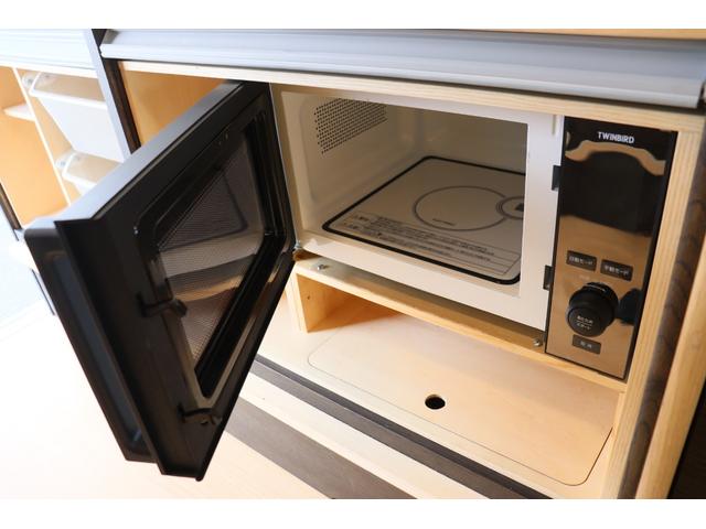 ハイエースバン トイファクトリー　バーデン　カリモク　グランデ仕様　クールコンプシステム　エアロソーラー　ＦＦヒーター　マックスファン　電子レンジ　テレビ　内部電源　トイファクトリー製強化リーフ　リアスタビライザー　オーリンズショック　１０インチナビ　キャンピングカー（50枚目）