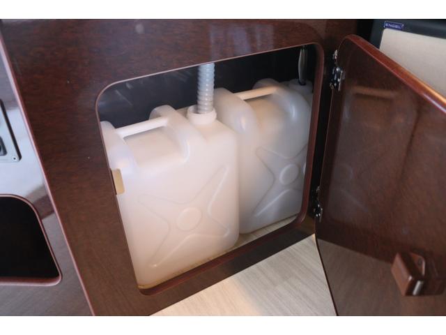 ハイエースワゴン FOCS フォックス DSプレミアム 10人乗り/350Wインバーター/サブバッテリー/走行充電/外部充電/DC冷蔵庫/フリップダウンモニター/ナビ切替スイッチ/メモリーナビ/バックカメラ/前後ドラレコ/キャンピングカー(5枚目)