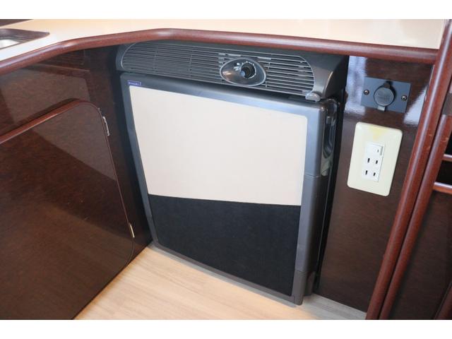 ハイエースワゴン FOCS フォックス DSプレミアム 10人乗り/350Wインバーター/サブバッテリー/走行充電/外部充電/DC冷蔵庫/フリップダウンモニター/ナビ切替スイッチ/メモリーナビ/バックカメラ/前後ドラレコ/キャンピングカー(39枚目)