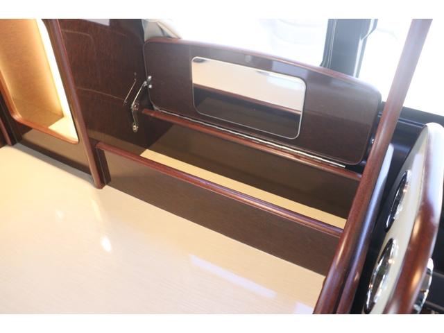 ハイエースワゴン FOCS フォックス DSプレミアム 10人乗り/350Wインバーター/サブバッテリー/走行充電/外部充電/DC冷蔵庫/フリップダウンモニター/ナビ切替スイッチ/メモリーナビ/バックカメラ/前後ドラレコ/キャンピングカー(49枚目)