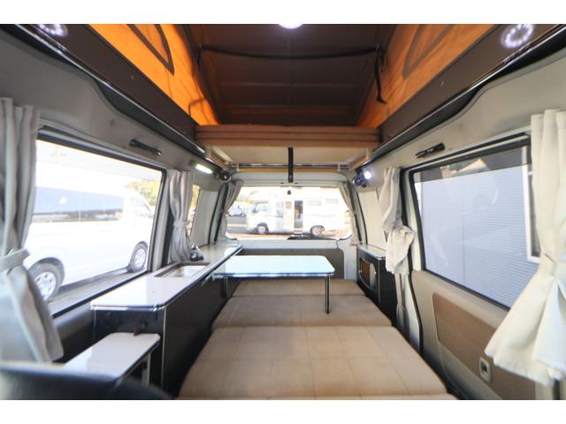 エブリイ ジョインターボ フィールドライフ コング 登録遅れ キャンピングカー 車中泊 ポップアップルーフ サブバッテリー シンク 走行充電 外部電源 リフトアップ 社外15インチアルミホイール ナビ ETC(2枚目)