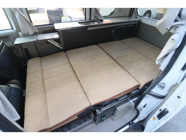 エブリイ ジョインターボ フィールドライフ コング 登録遅れ キャンピングカー 車中泊 ポップアップルーフ サブバッテリー シンク 走行充電 外部電源 リフトアップ 社外15インチアルミホイール ナビ ETC(5枚目)