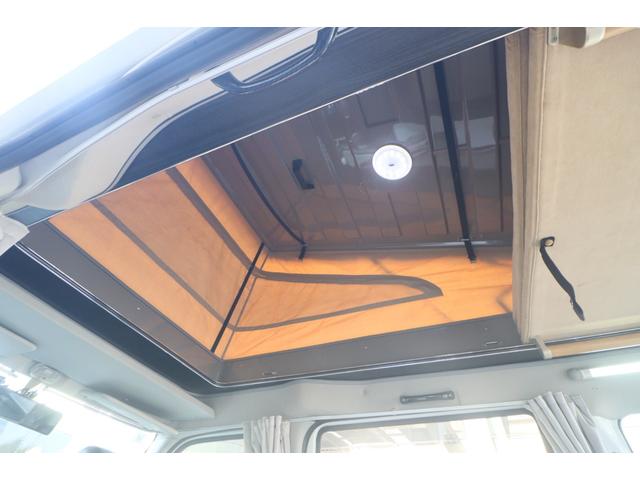 エブリイ ジョインターボ フィールドライフ コング 登録遅れ キャンピングカー 車中泊 ポップアップルーフ サブバッテリー シンク 走行充電 外部電源 リフトアップ 社外15インチアルミホイール ナビ ETC(7枚目)