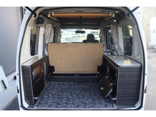 エブリイ ジョインターボ フィールドライフ コング 登録遅れ キャンピングカー 車中泊 ポップアップルーフ サブバッテリー シンク 走行充電 外部電源 リフトアップ 社外15インチアルミホイール ナビ ETC(8枚目)