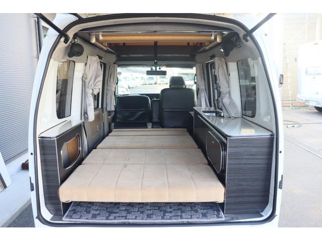 エブリイ ジョインターボ フィールドライフ コング 登録遅れ キャンピングカー 車中泊 ポップアップルーフ サブバッテリー シンク 走行充電 外部電源 リフトアップ 社外15インチアルミホイール ナビ ETC(30枚目)