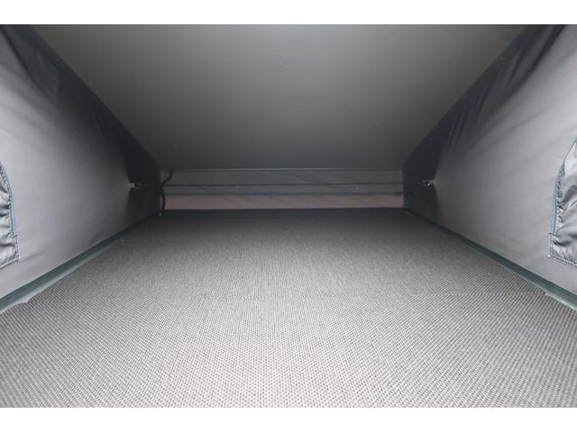 キャリイトラック インディアナＲＶ　インディ７２７　タイプＳ　ＦＦヒーター　インバーター１５００Ｗ　ポップアップルーフ　ワンオーナー車　テレビ　サブバッテリー　シンク　外部電源　走行充電　ナビ切替スイッチ　社外ナビ　Ｂｌｕｅｔｏｏｔｈ　フルセグ　キャンピングカー（6枚目）