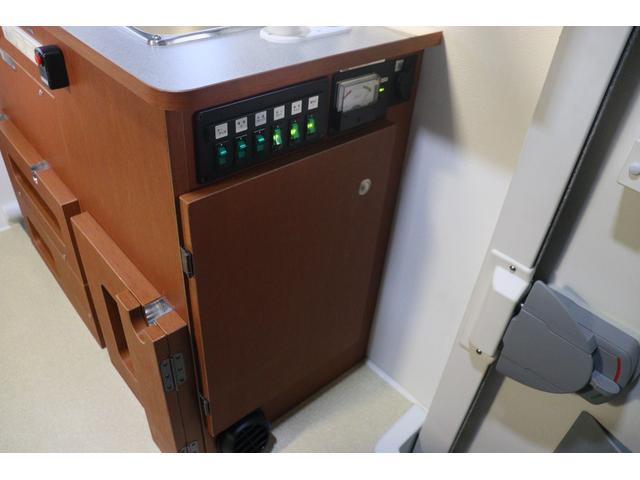 キャリイトラック インディアナＲＶ　インディ７２７　タイプＳ　ＦＦヒーター　インバーター１５００Ｗ　ポップアップルーフ　ワンオーナー車　テレビ　サブバッテリー　シンク　外部電源　走行充電　ナビ切替スイッチ　社外ナビ　Ｂｌｕｅｔｏｏｔｈ　フルセグ　キャンピングカー（37枚目）