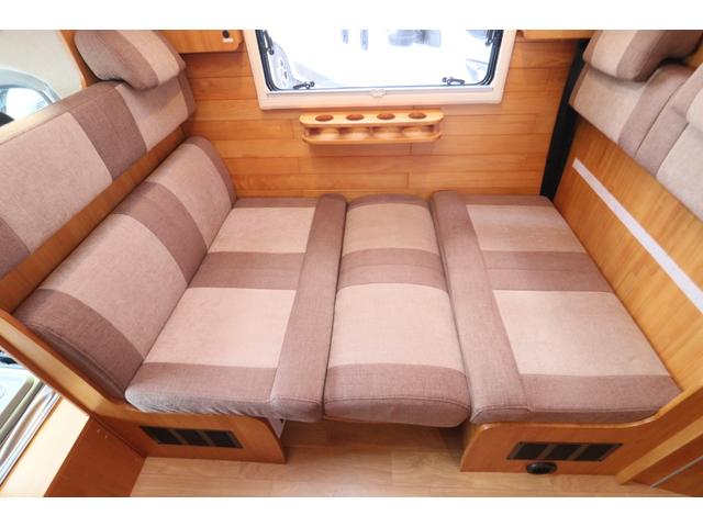 カムロード ダイレクトカーズ　トリップ　ログベース　ディーゼル／４ＷＤ／ダブルタイヤ／先進安全装備／クールスター／リチウム４００Ａｈ／ソーラー５４０Ｗ／温水ボイラー／ＣＴＥＫ充電／９インチナビ／ＥＴＣ２．０／シャドー製スタビ・ショック／キャンピングカー（4枚目）