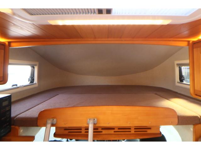 カムロード ダイレクトカーズ　トリップ　ログベース　ディーゼル／４ＷＤ／ダブルタイヤ／先進安全装備／クールスター／リチウム４００Ａｈ／ソーラー５４０Ｗ／温水ボイラー／ＣＴＥＫ充電／９インチナビ／ＥＴＣ２．０／シャドー製スタビ・ショック／キャンピングカー（6枚目）