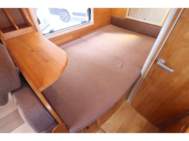 カムロード ダイレクトカーズ　トリップ　ログベース　ディーゼル／４ＷＤ／ダブルタイヤ／先進安全装備／クールスター／リチウム４００Ａｈ／ソーラー５４０Ｗ／温水ボイラー／ＣＴＥＫ充電／９インチナビ／ＥＴＣ２．０／シャドー製スタビ・ショック／キャンピングカー（11枚目）