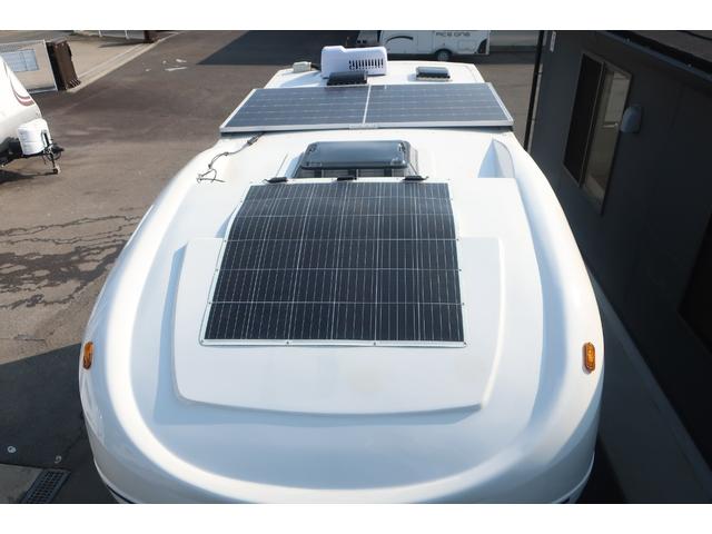 カムロード ダイレクトカーズ　トリップ　ログベース　ディーゼル／４ＷＤ／ダブルタイヤ／先進安全装備／クールスター／リチウム４００Ａｈ／ソーラー５４０Ｗ／温水ボイラー／ＣＴＥＫ充電／９インチナビ／ＥＴＣ２．０／シャドー製スタビ・ショック／キャンピングカー（21枚目）