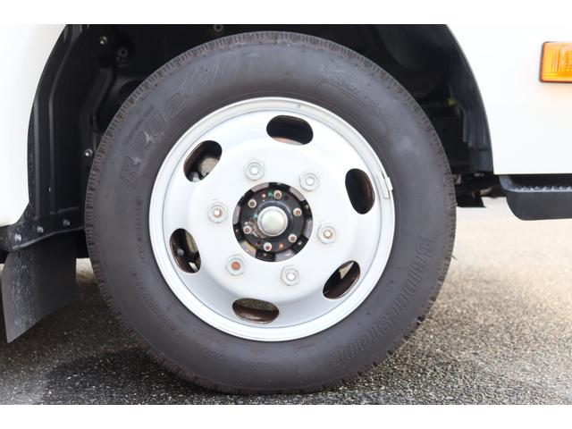 カムロード ダイレクトカーズ　トリップ　ログベース　ディーゼル／４ＷＤ／ダブルタイヤ／先進安全装備／クールスター／リチウム４００Ａｈ／ソーラー５４０Ｗ／温水ボイラー／ＣＴＥＫ充電／９インチナビ／ＥＴＣ２．０／シャドー製スタビ・ショック／キャンピングカー（29枚目）