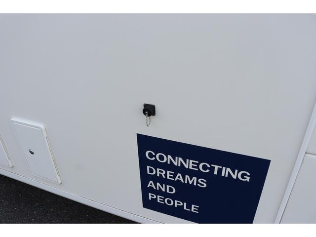 カムロード ダイレクトカーズ　トリップ　ログベース　ディーゼル／４ＷＤ／ダブルタイヤ／先進安全装備／クールスター／リチウム４００Ａｈ／ソーラー５４０Ｗ／温水ボイラー／ＣＴＥＫ充電／９インチナビ／ＥＴＣ２．０／シャドー製スタビ・ショック／キャンピングカー（30枚目）