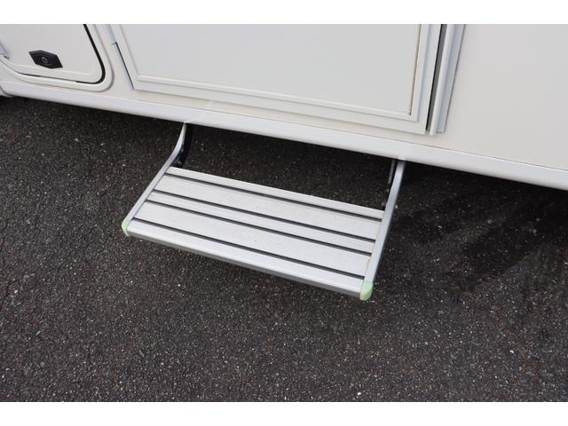 カムロード ダイレクトカーズ　トリップ　ログベース　ディーゼル／４ＷＤ／ダブルタイヤ／先進安全装備／クールスター／リチウム４００Ａｈ／ソーラー５４０Ｗ／温水ボイラー／ＣＴＥＫ充電／９インチナビ／ＥＴＣ２．０／シャドー製スタビ・ショック／キャンピングカー（34枚目）