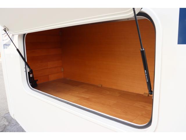 カムロード ダイレクトカーズ　トリップ　ログベース　ディーゼル／４ＷＤ／ダブルタイヤ／先進安全装備／クールスター／リチウム４００Ａｈ／ソーラー５４０Ｗ／温水ボイラー／ＣＴＥＫ充電／９インチナビ／ＥＴＣ２．０／シャドー製スタビ・ショック／キャンピングカー（36枚目）