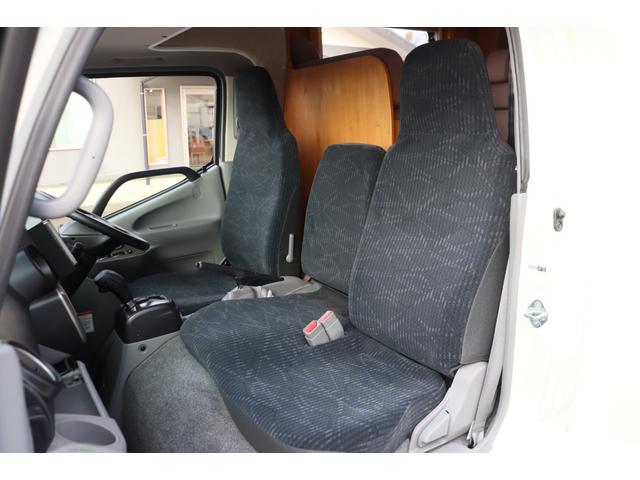 カムロード ダイレクトカーズ　トリップ　ログベース　ディーゼル／４ＷＤ／ダブルタイヤ／先進安全装備／クールスター／リチウム４００Ａｈ／ソーラー５４０Ｗ／温水ボイラー／ＣＴＥＫ充電／９インチナビ／ＥＴＣ２．０／シャドー製スタビ・ショック／キャンピングカー（40枚目）