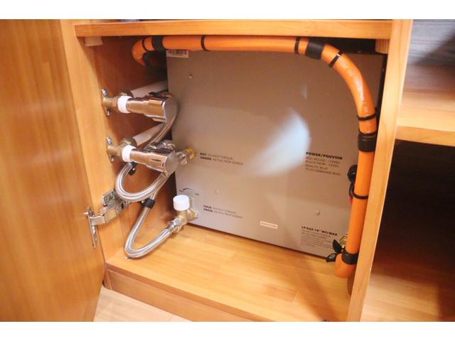 カムロード ダイレクトカーズ　トリップ　ログベース　ディーゼル／４ＷＤ／ダブルタイヤ／先進安全装備／クールスター／リチウム４００Ａｈ／ソーラー５４０Ｗ／温水ボイラー／ＣＴＥＫ充電／９インチナビ／ＥＴＣ２．０／シャドー製スタビ・ショック／キャンピングカー（58枚目）