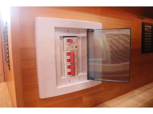 カムロード ダイレクトカーズ　トリップ　ログベース　ディーゼル／４ＷＤ／ダブルタイヤ／先進安全装備／クールスター／リチウム４００Ａｈ／ソーラー５４０Ｗ／温水ボイラー／ＣＴＥＫ充電／９インチナビ／ＥＴＣ２．０／シャドー製スタビ・ショック／キャンピングカー（68枚目）