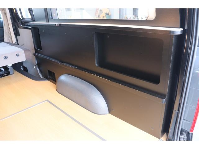 ハイエースバン トイファクトリー トイズボックス470 ナローハイルーフ/先進安全装備/サブバッテリー/走行充電/外部充電/リアヒーター/リアクーラー/LEDヘッドライト/11型ナビ/ETC/デジタルインナーミラー/前後ドライブレコーダー/キャンピングカー(11枚目)