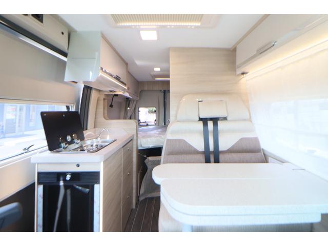 デュカト ローラーチーム リビングストーンK2 新車 2025年モデル/8AT/先進安全装備/12Vクーラー/燃料タンク90L/右ハンドル/カラーオプション/フルLEDヘッドライト/パーキングセンサー/温水ボイラー/FFヒーター/給キャンピングカー(2枚目)