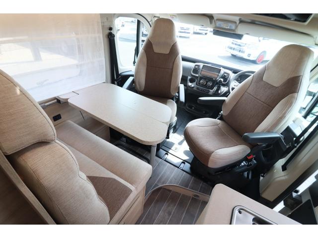 デュカト ローラーチーム リビングストーンK2 新車 2025年モデル/8AT/先進安全装備/12Vクーラー/燃料タンク90L/右ハンドル/カラーオプション/フルLEDヘッドライト/パーキングセンサー/温水ボイラー/FFヒーター/給キャンピングカー(3枚目)